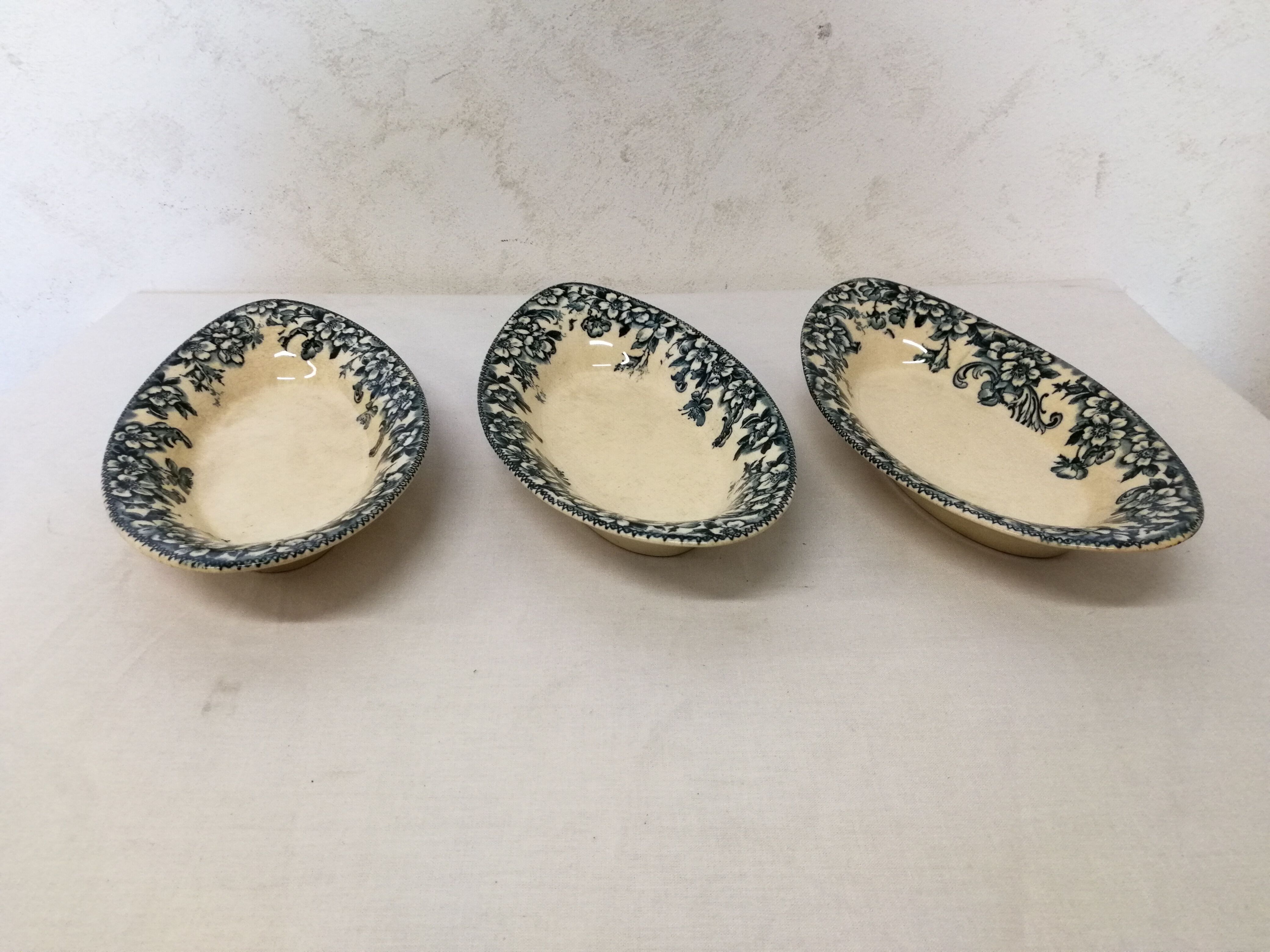 Old raviers, small dishes oval armer