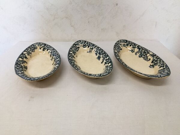 Anciens raviers, petits plats ovales terre de fer