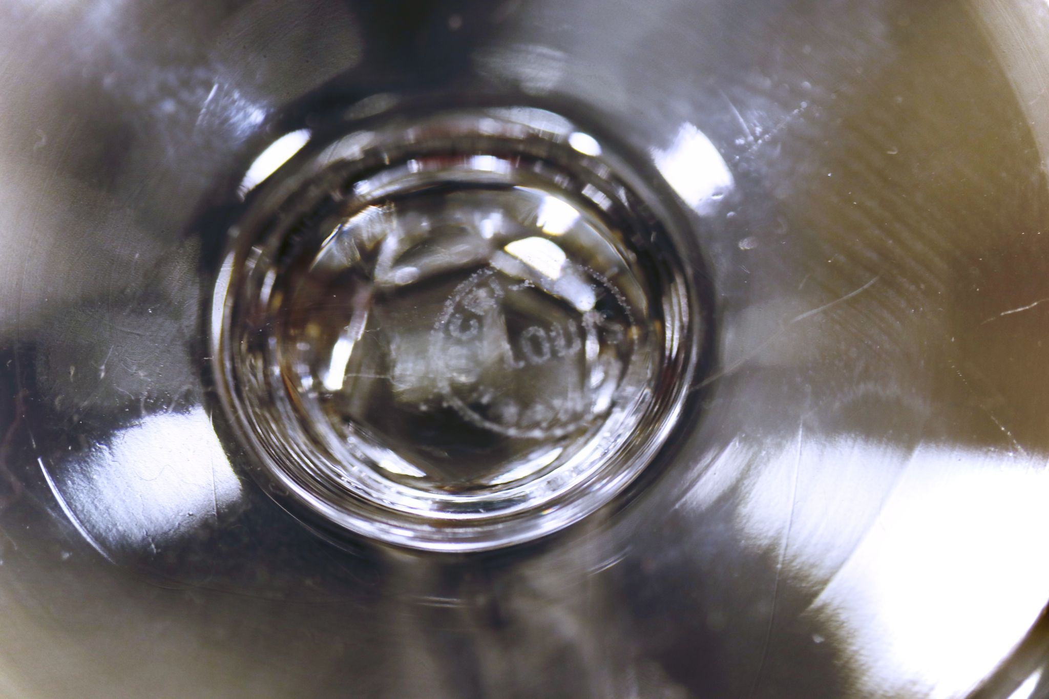 Suite of 8 crystal water glasses of Saint Louis, Model Cerdagne
