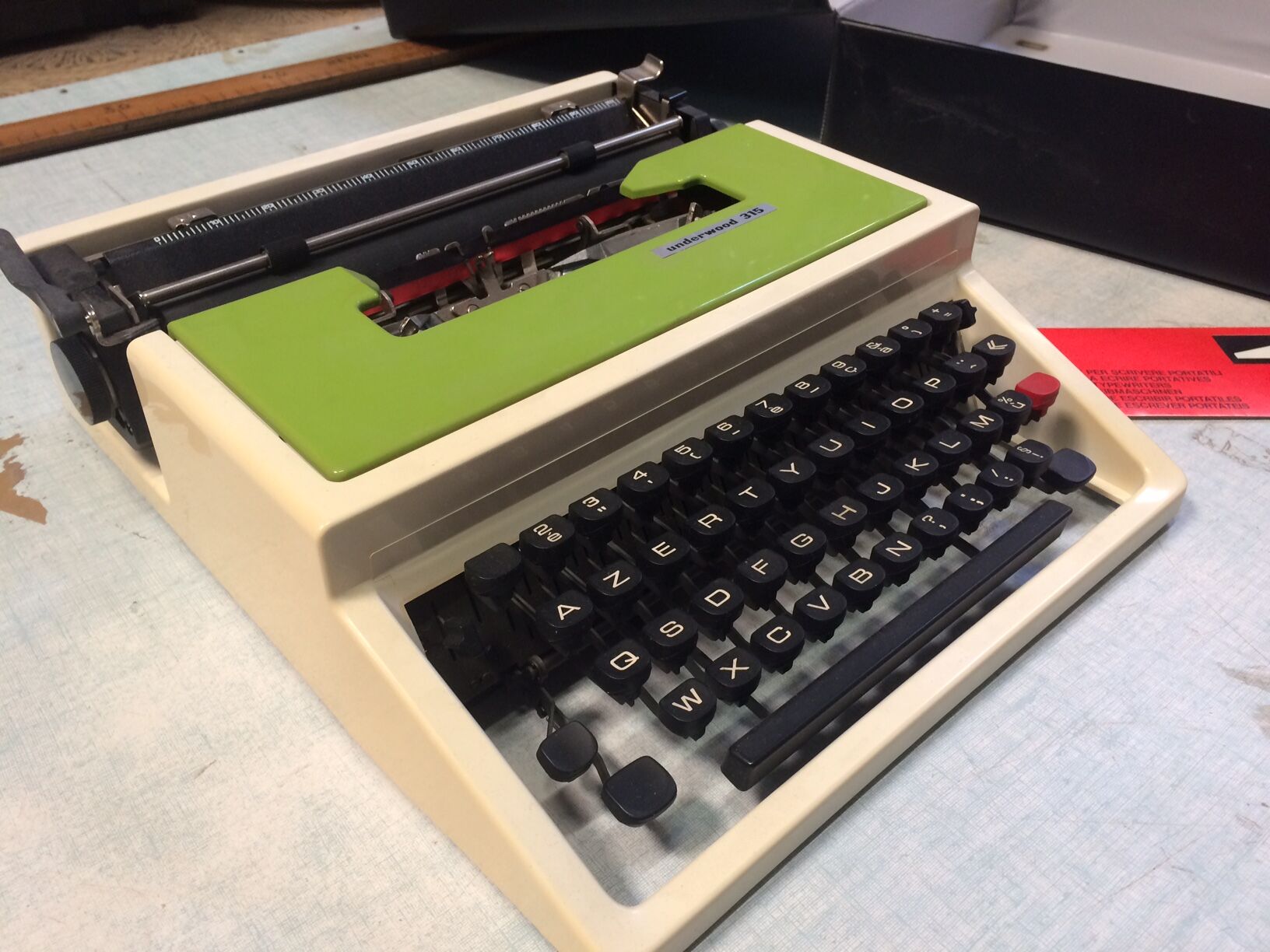 Underwood 315 olive green portable mechanical typewriter - 70s