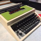 Underwood 315 olive green portable mechanical typewriter - 70s