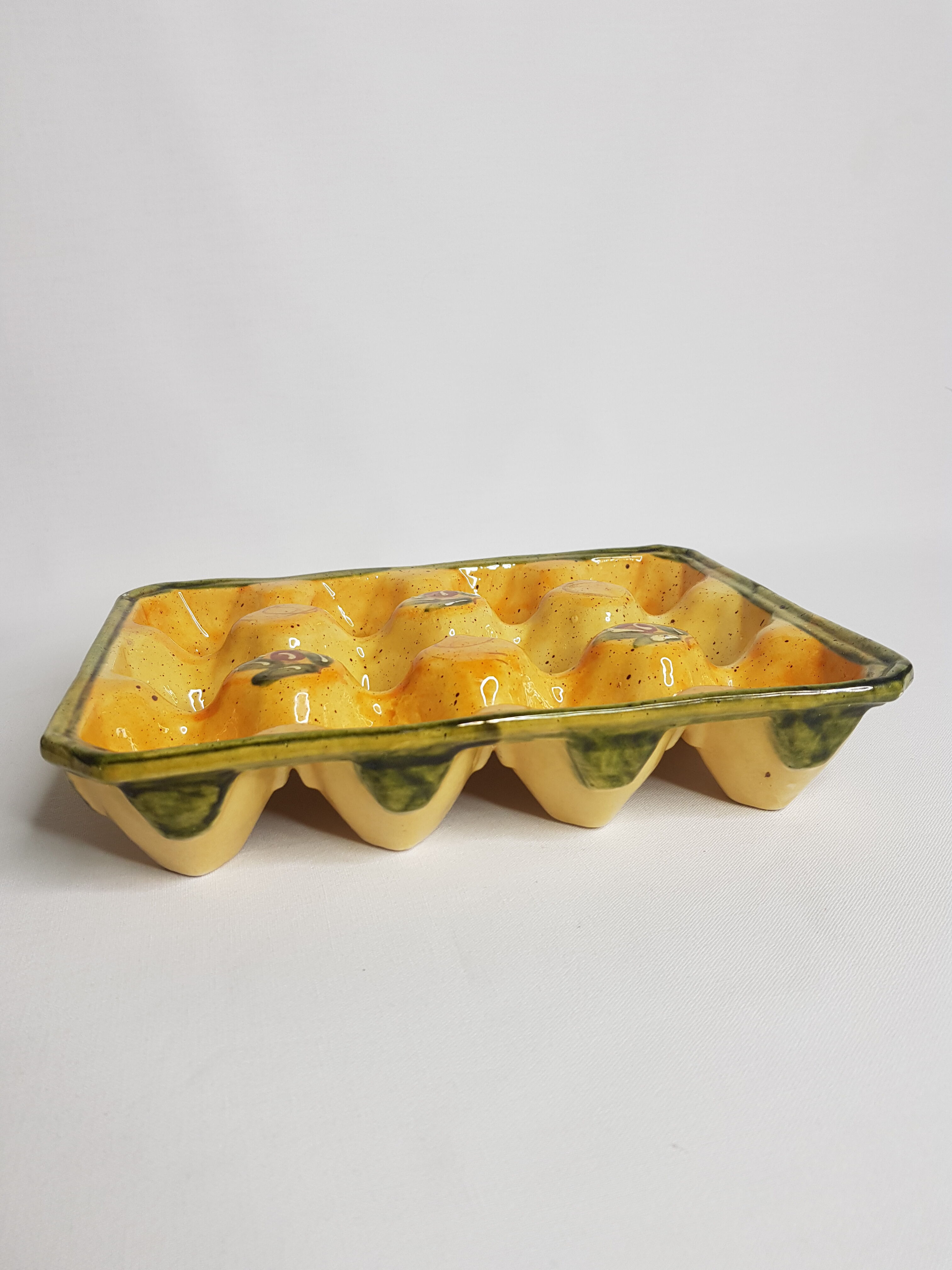 Ceramic egg display dish for 12 eggs