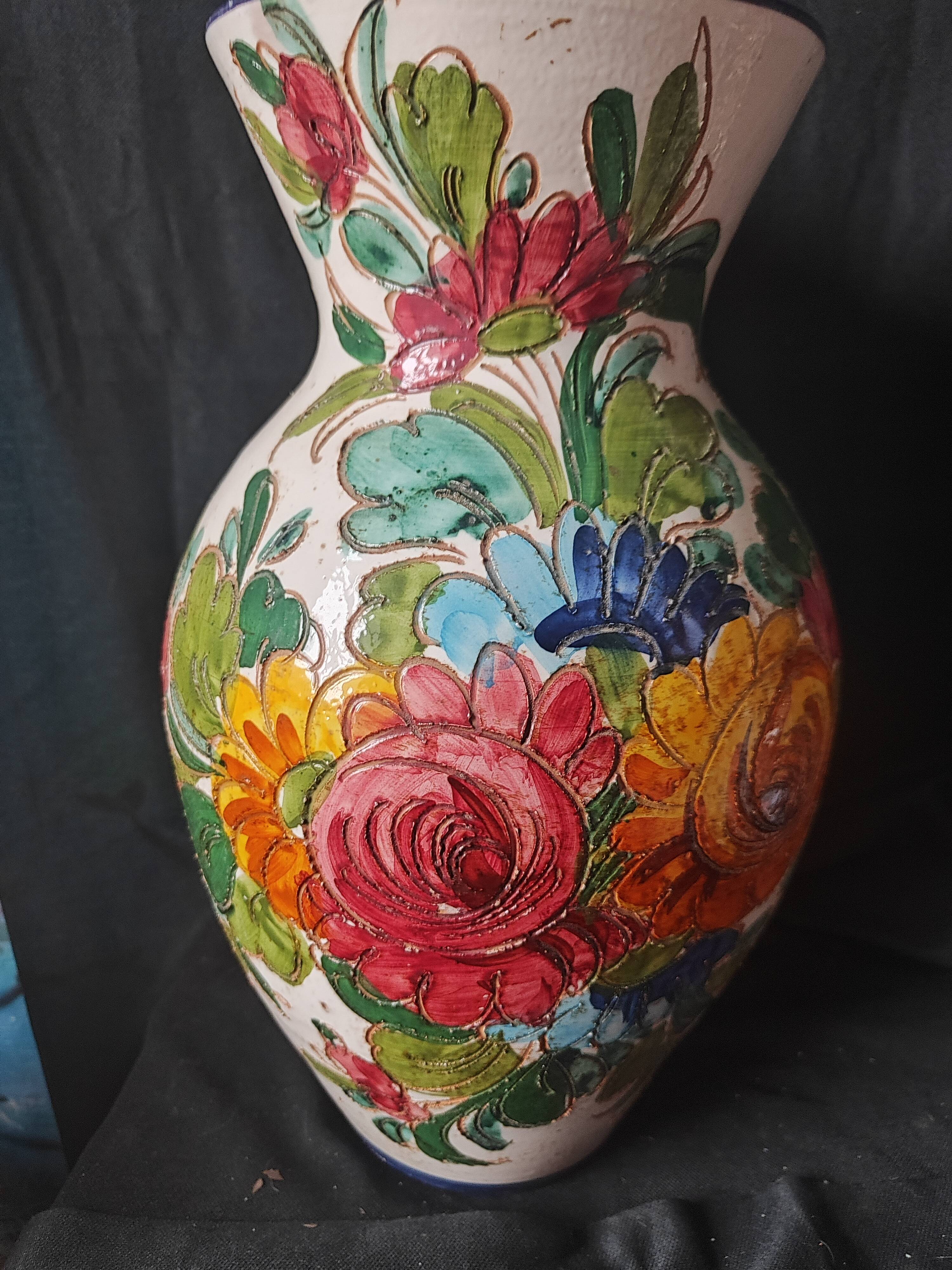 Mega vase in Vallauris Old flowers
