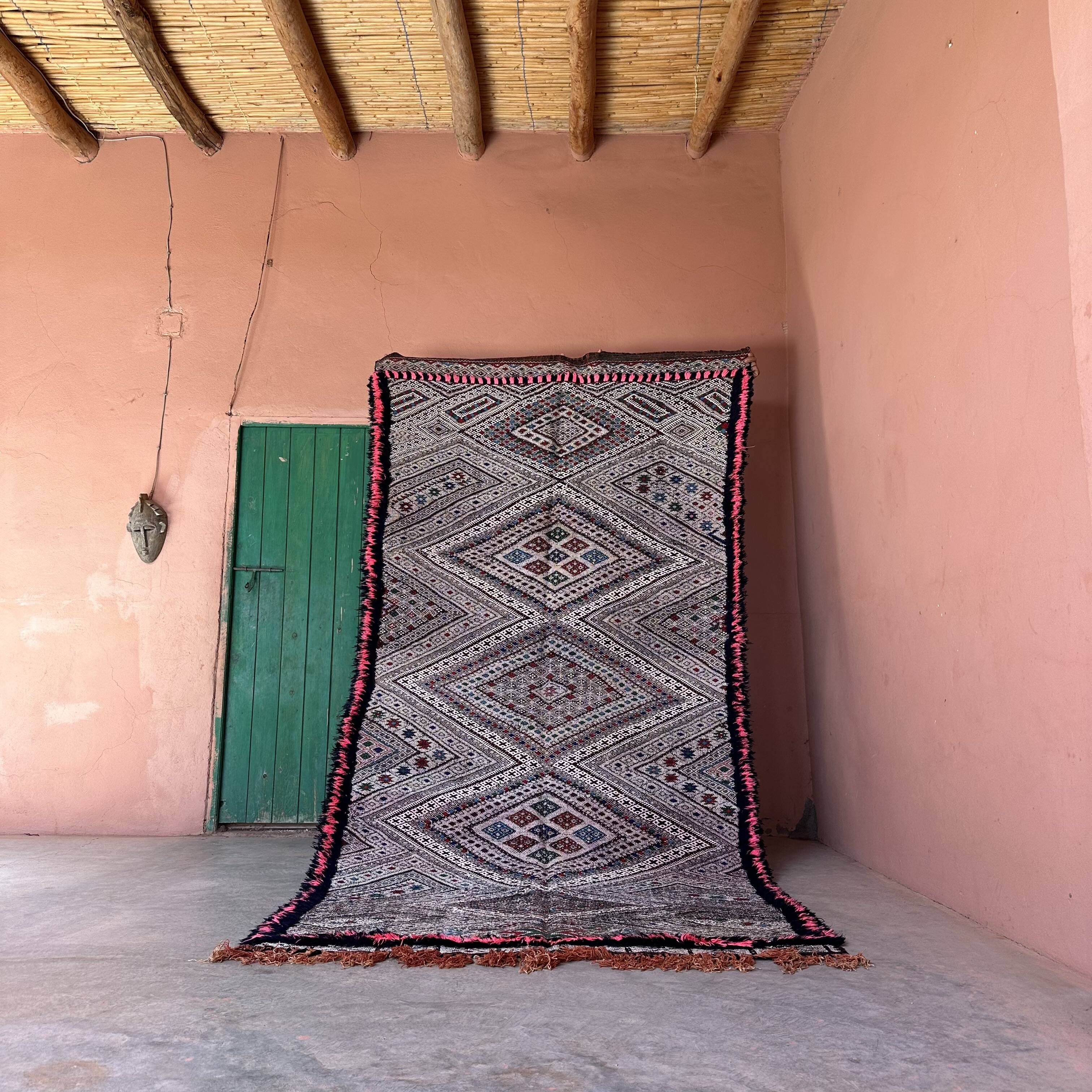 Moroccan Kilim Zayan Rug - 310 x 147 cm