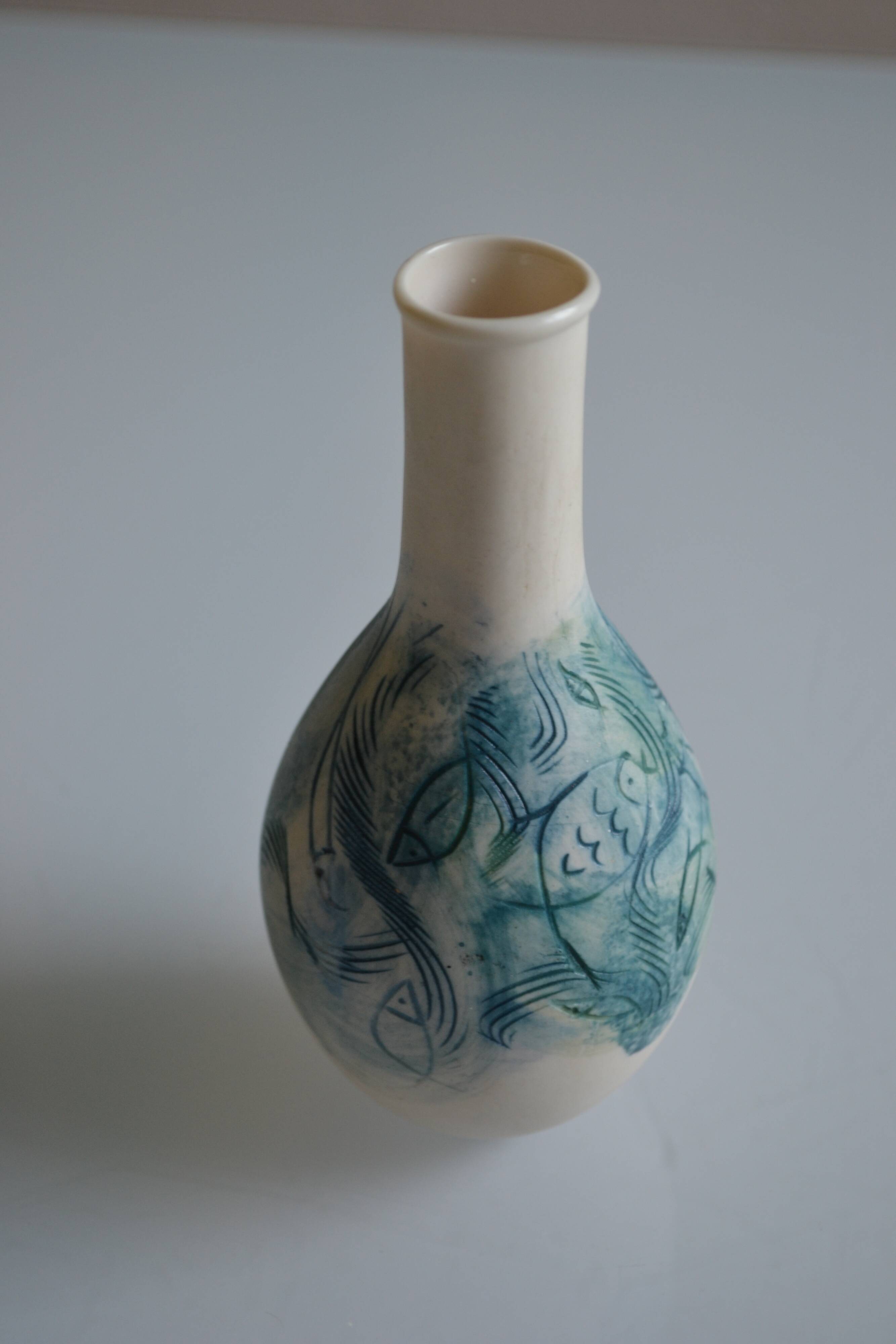 Porcelain vase with fish decoration