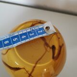vase en opaline jaune , beige des années 50