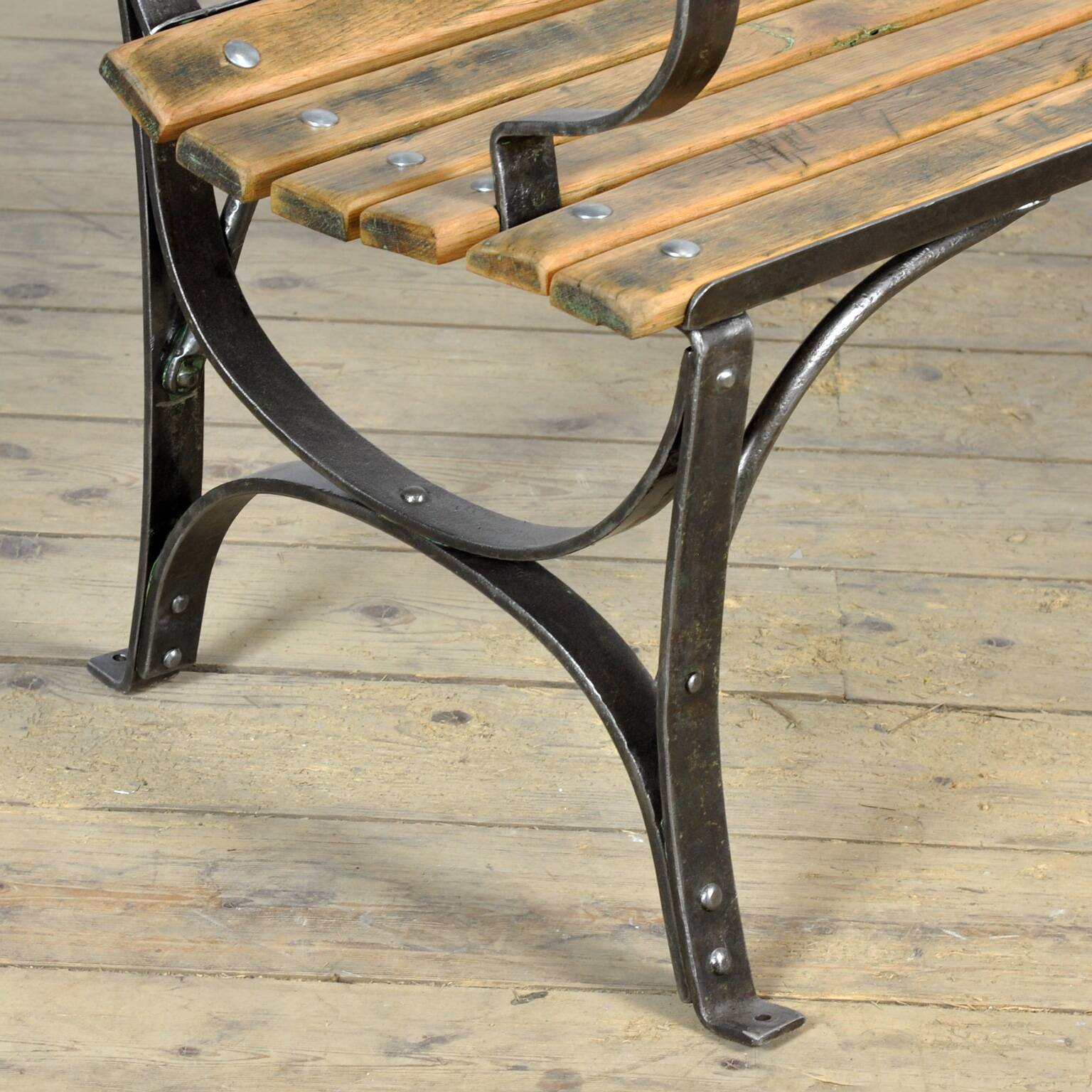 Banc de parc en fer riveté, années 1920