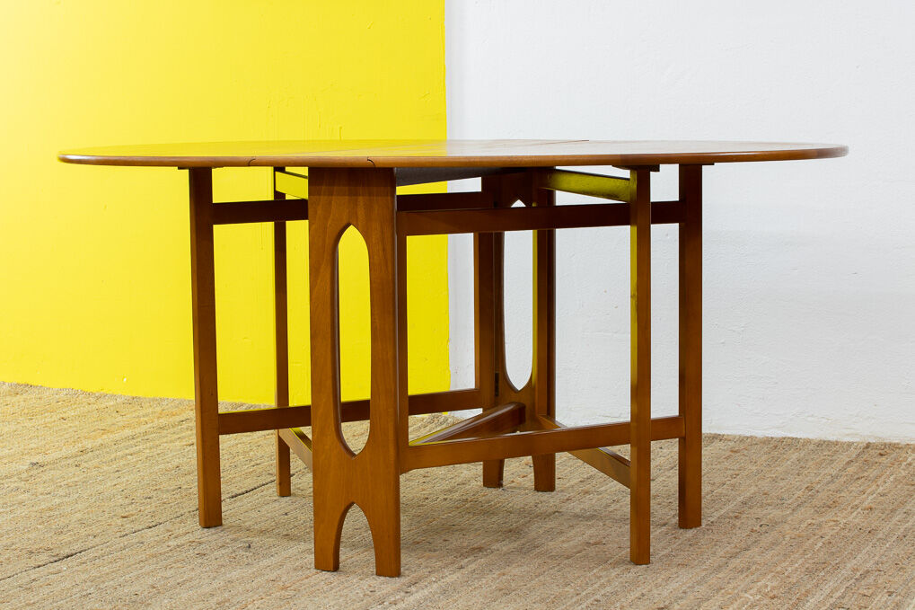 Scandinavian table – 154 cm