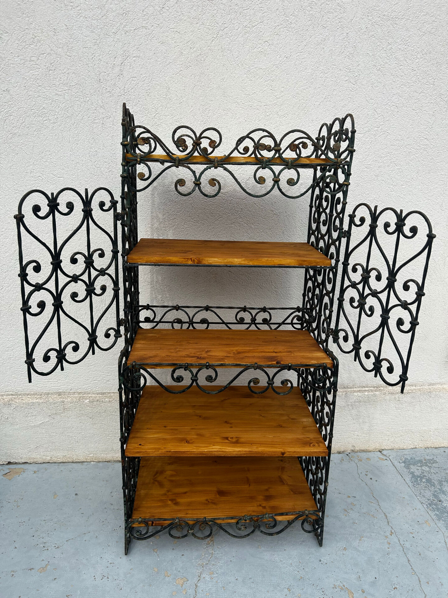 Antique display cabinet in wrought iron and wood