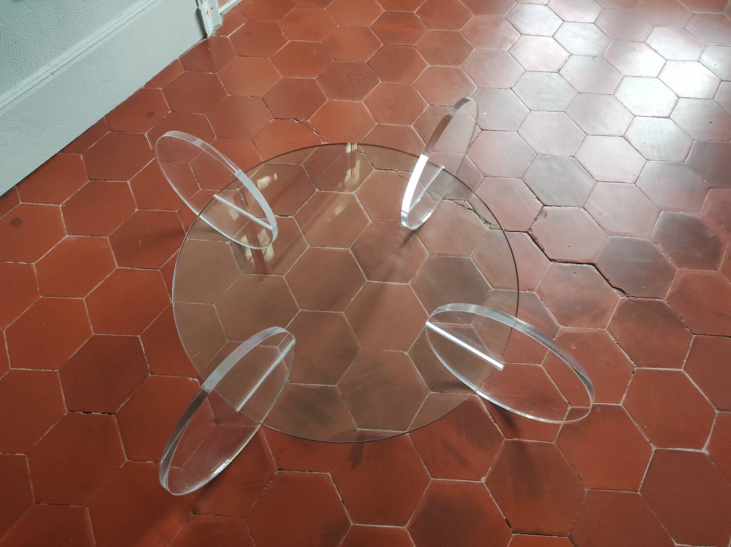70 Marais International coffee table