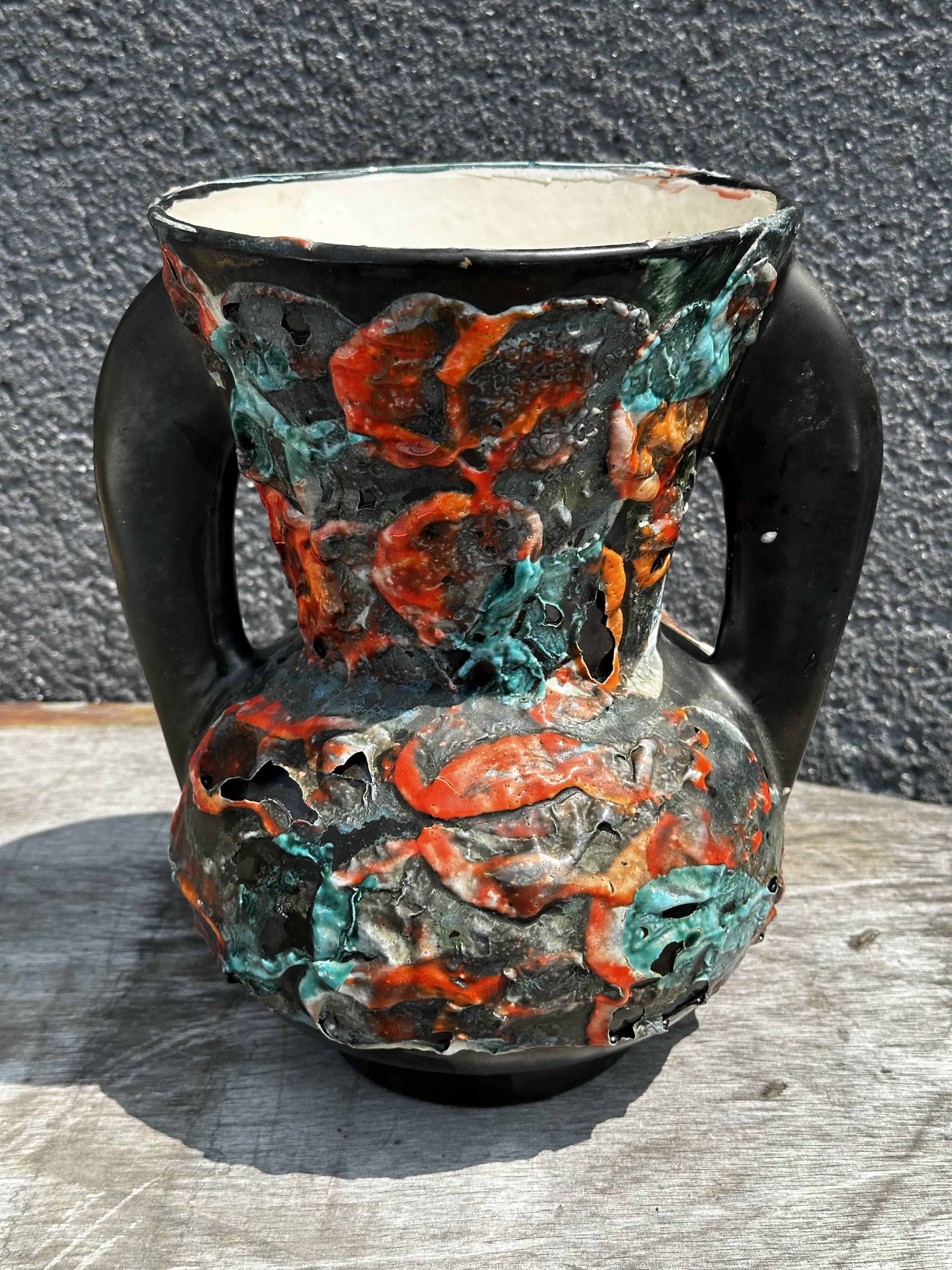 Rocaille amphora vase, Fat Lava