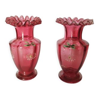 Lot de deux petits vases