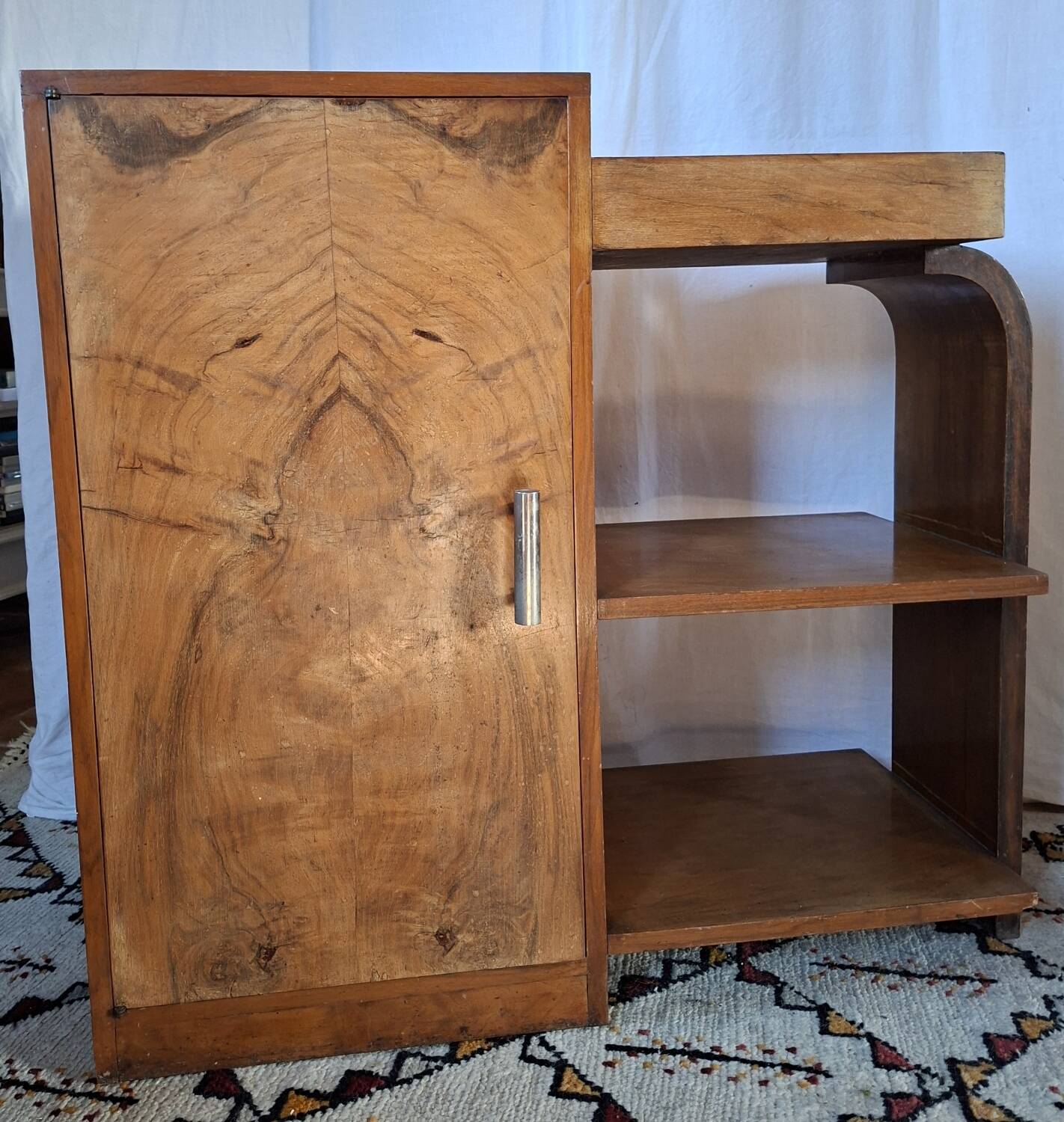 Petit meuble art déco asymétrique