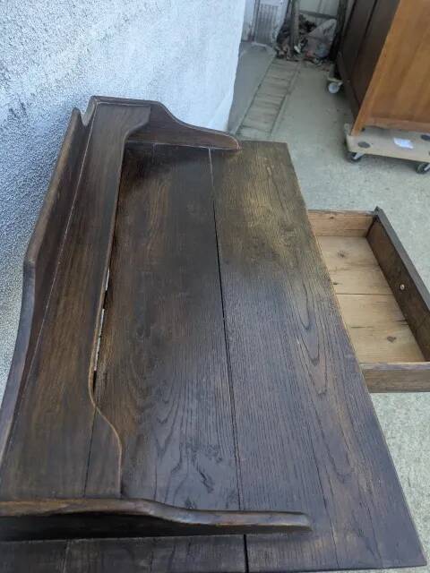 Dresser, oak desk