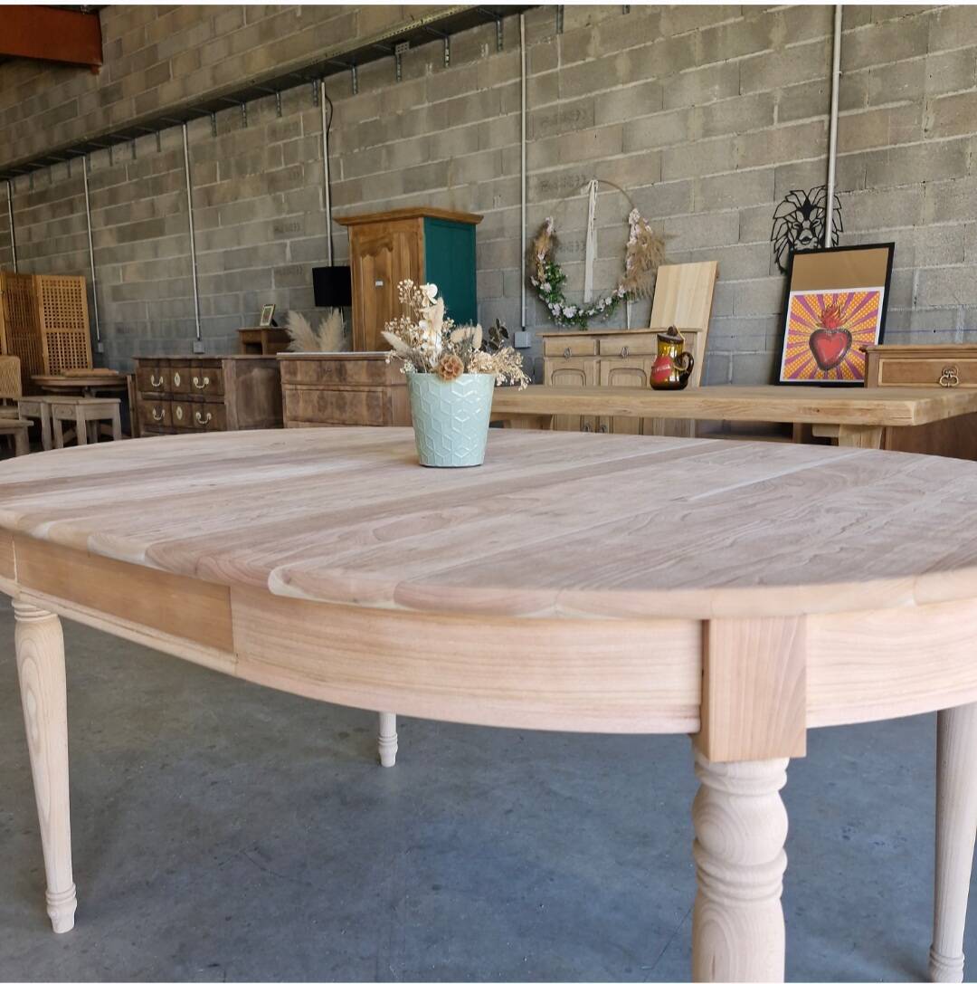 Round table solid cherry with extensions