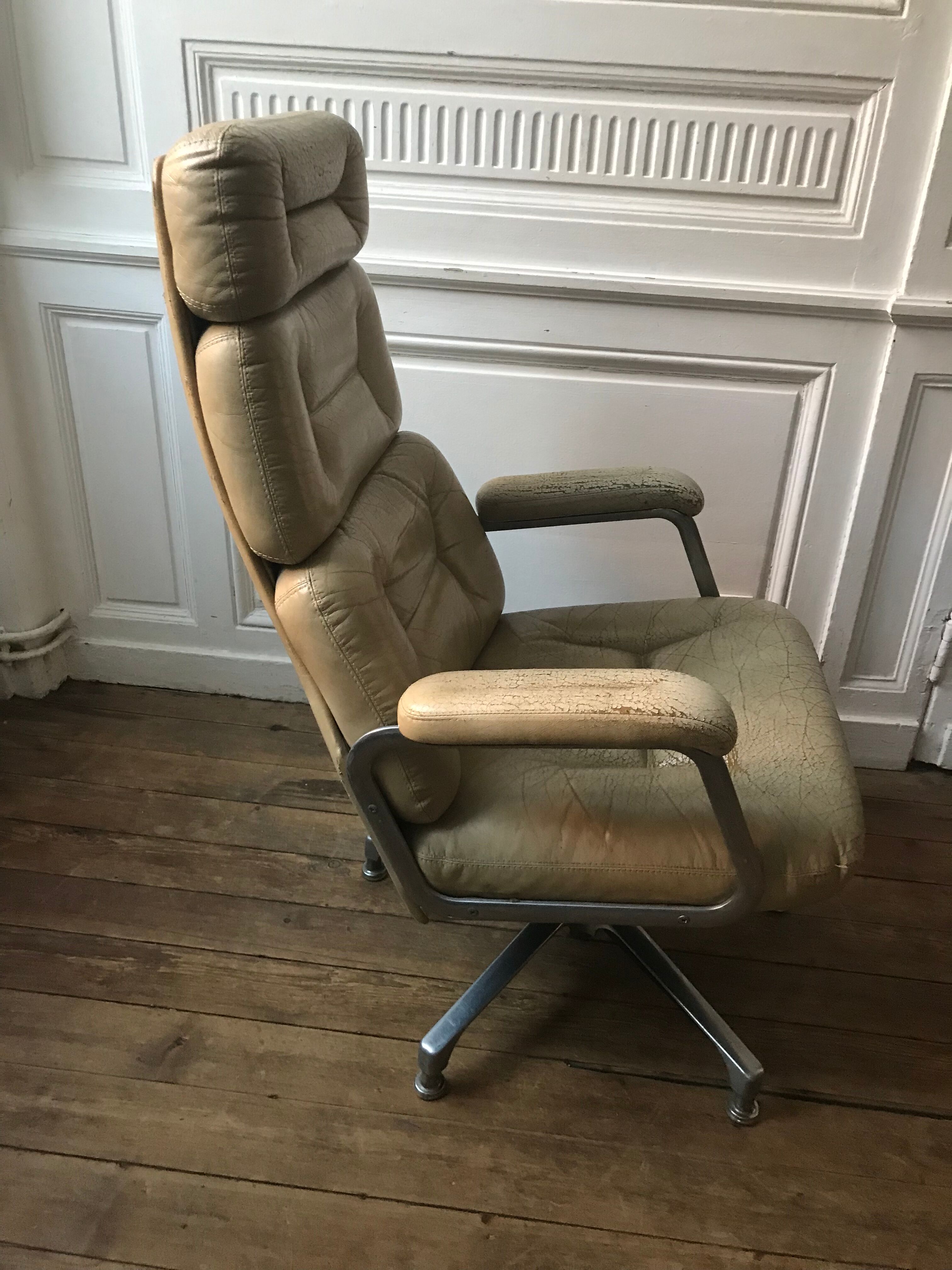 Leather armchair 70's