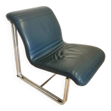 Fauteuil lounge vintage en cuir bleu marine : structure tubulaire chromée, style italien futuriste
