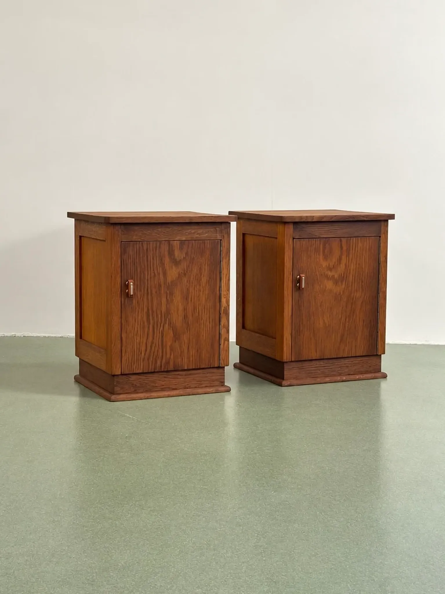 Pair of Dutch Art Deco nightstands, 1930s