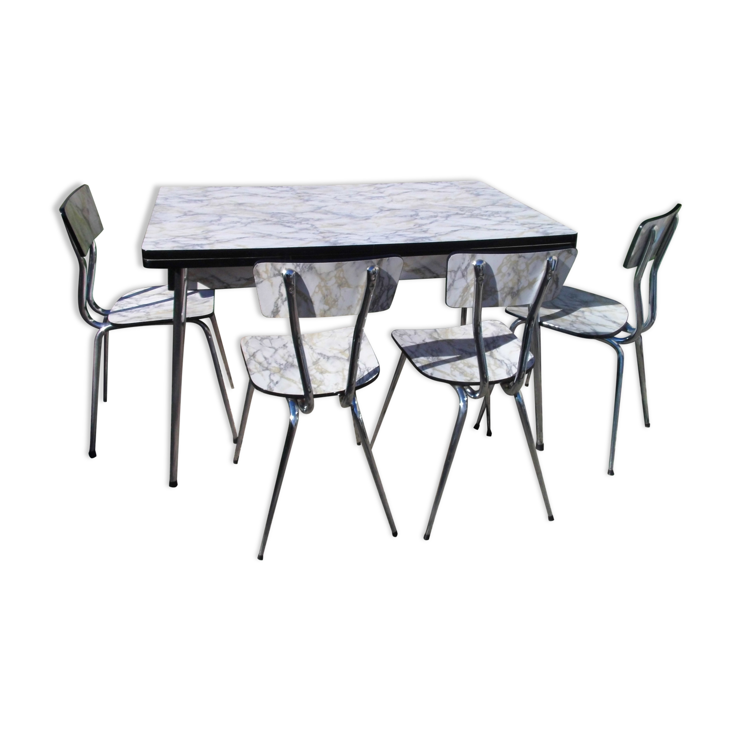 Table formica marble and 4 matching vintage chairs