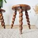 Paire de sellettes tripodes vintage en bois torsadé - tabourets