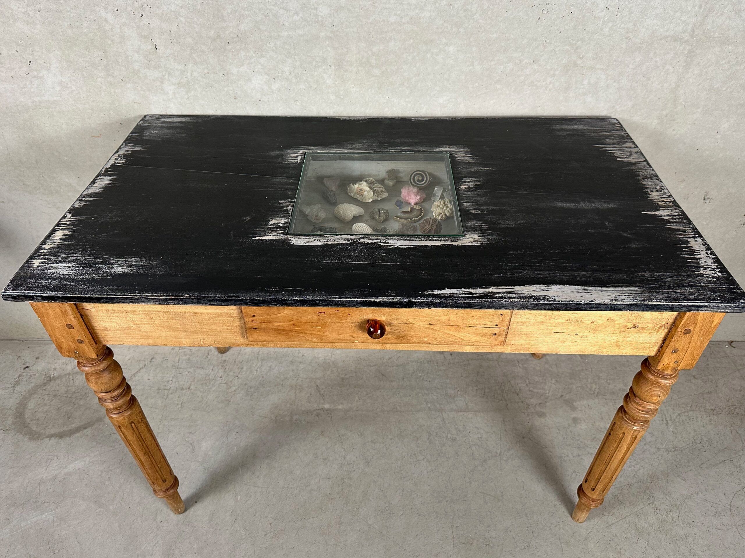 Table de travail en bois ancien