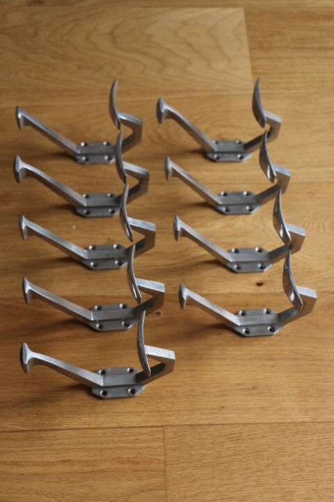 Aluminum peg double hook