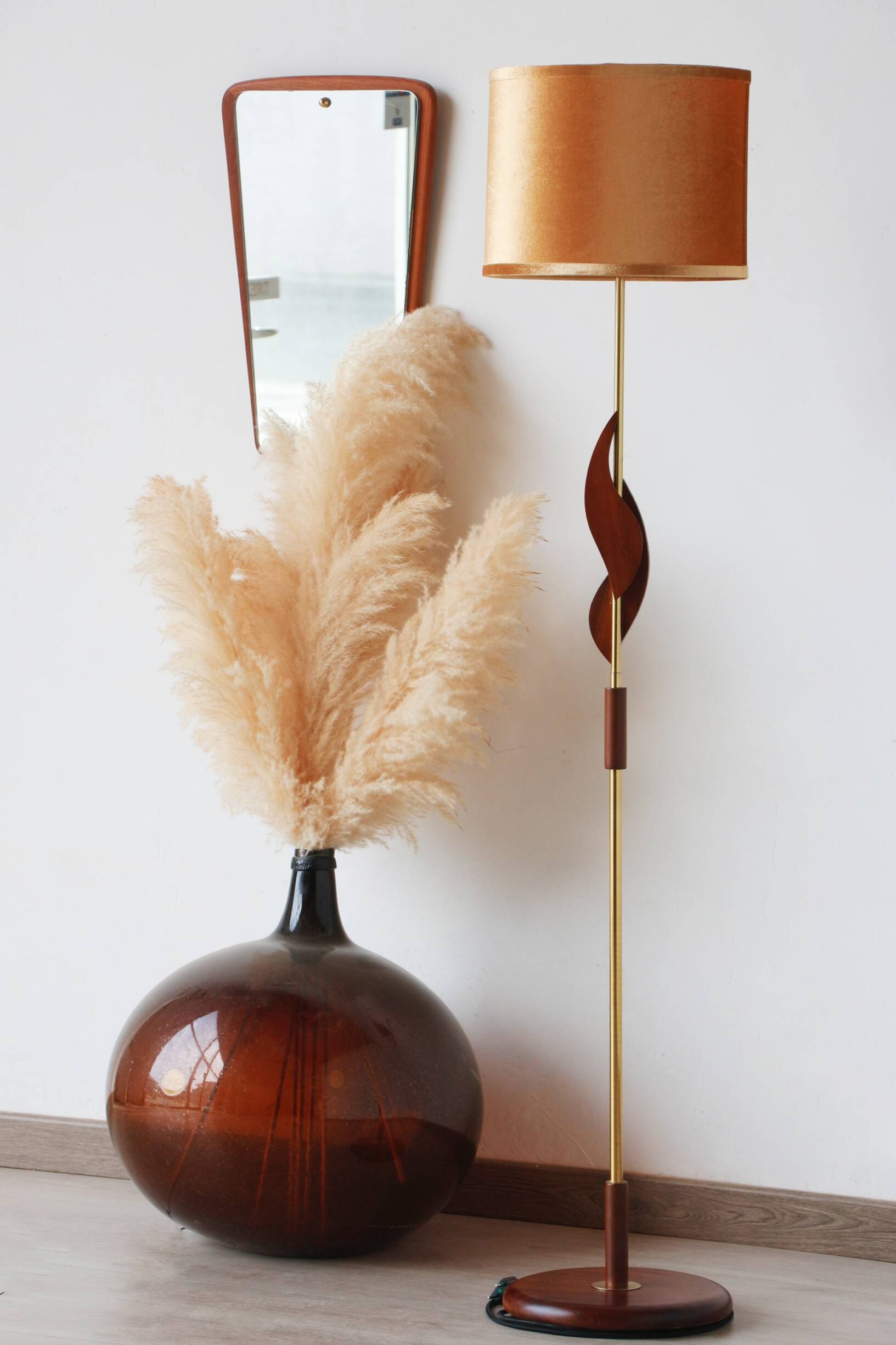 Teak and brass vintage Scandinavian floor lamp 1960 | Bakelite