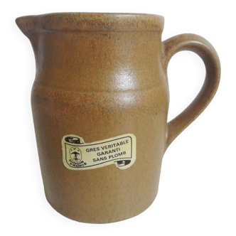 Digoin sandstone pitcher