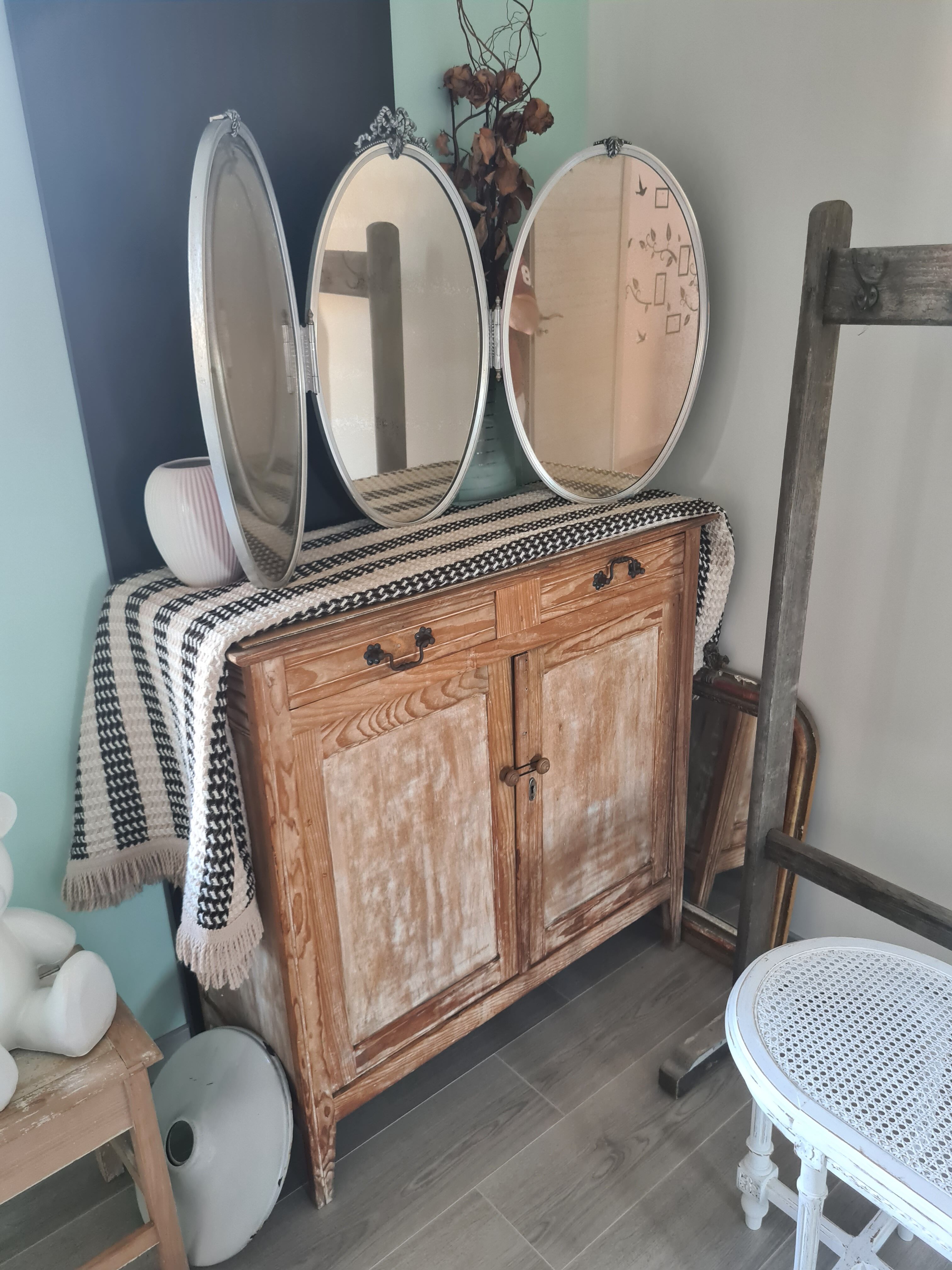 Small piano bench canné shabby chic style