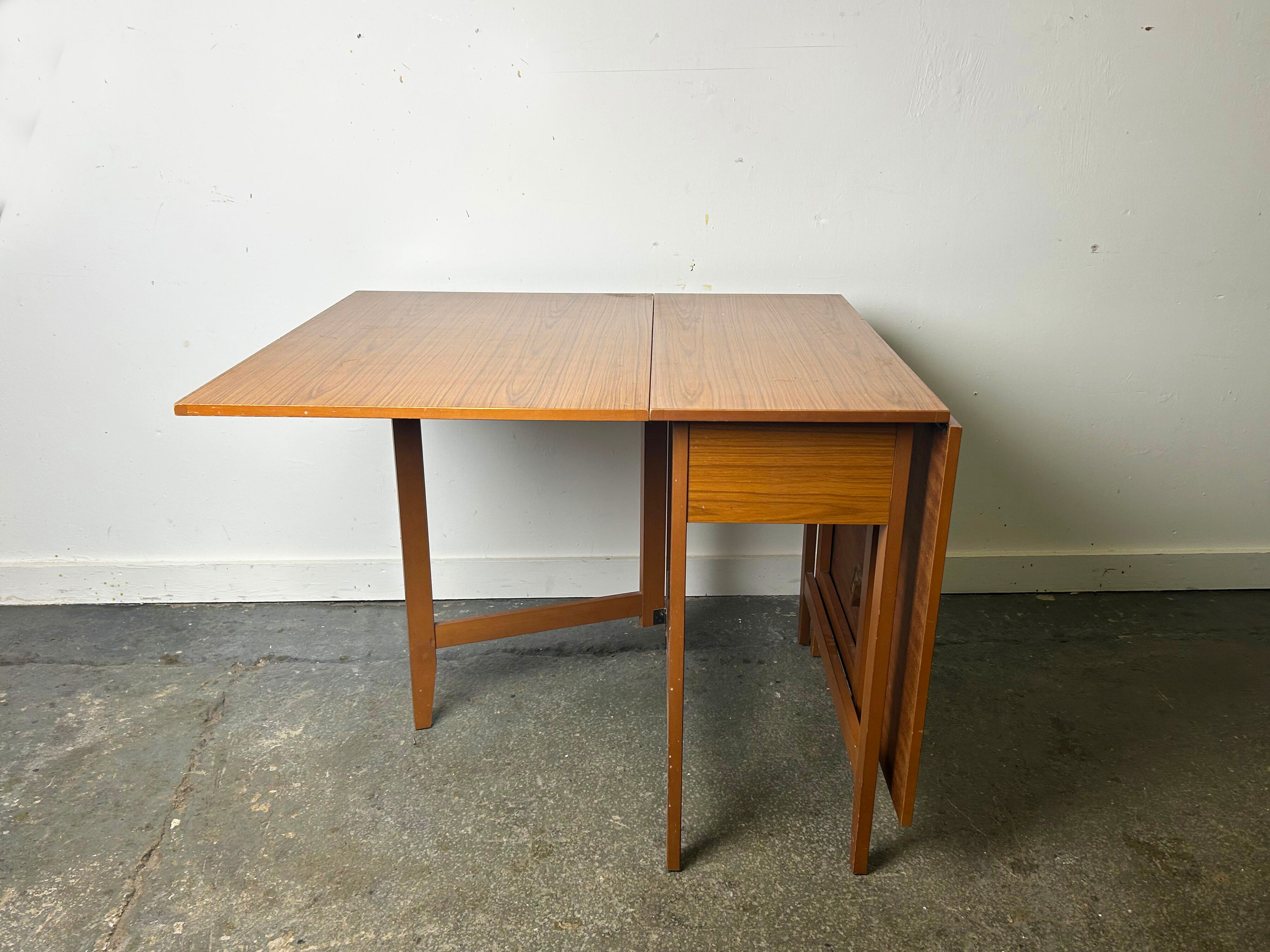 Schreiber Mid-Century Modern vintage teak drop-leaf dining table, 1960s