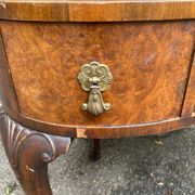 Console bureau de dame haricot en ronce de noyer début 20ème