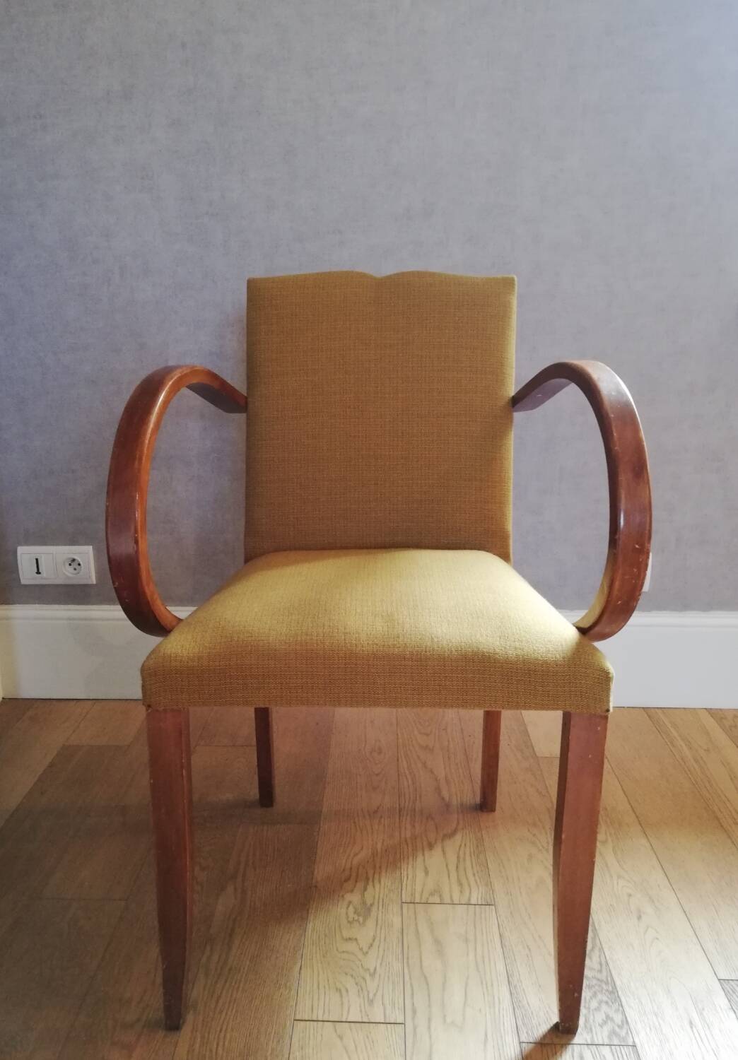 Bridge armchair with mustache back