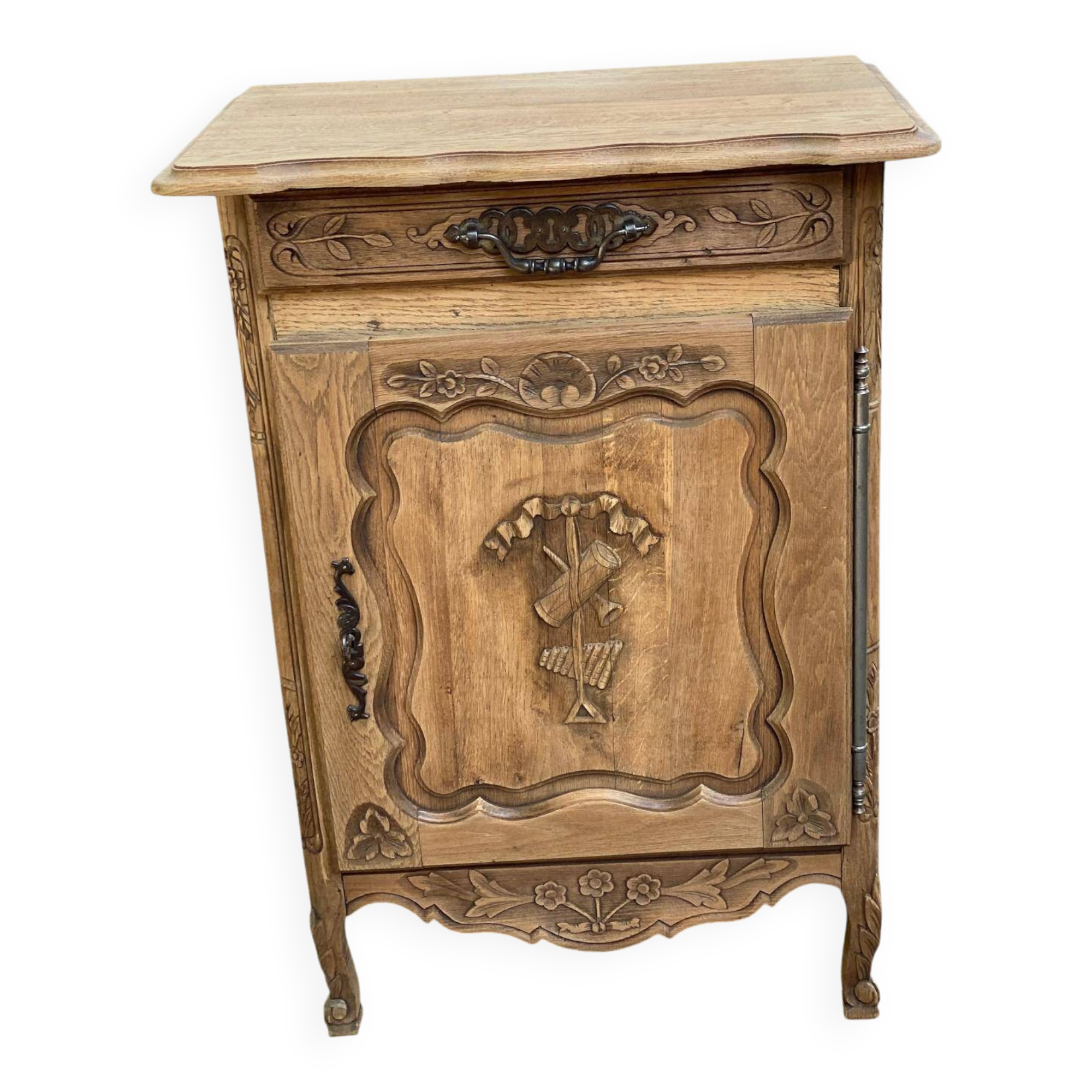 Louis XV chest of drawers renovated in solid raw oak wood, 18th century