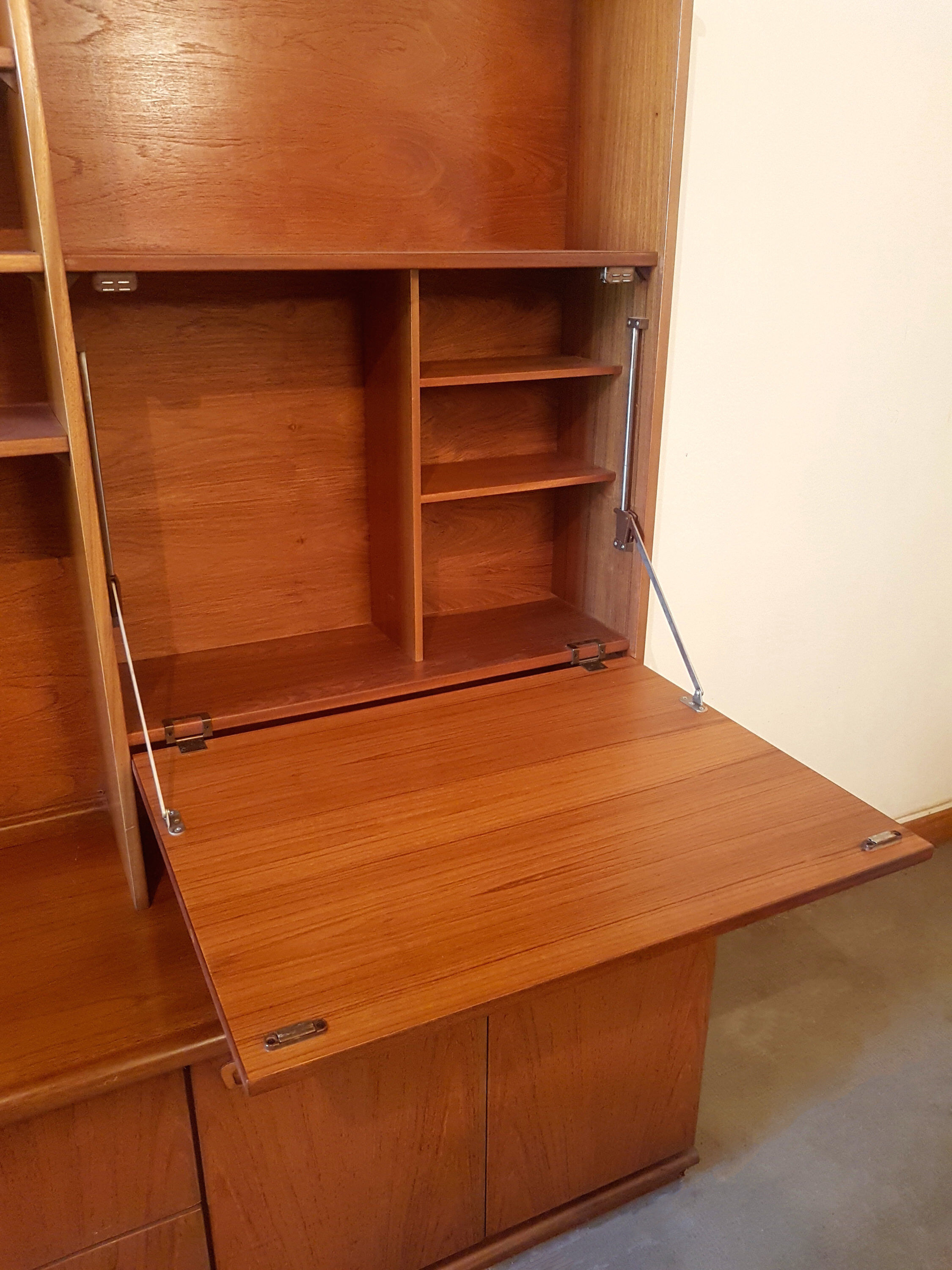 Living to scandinavian lines 60