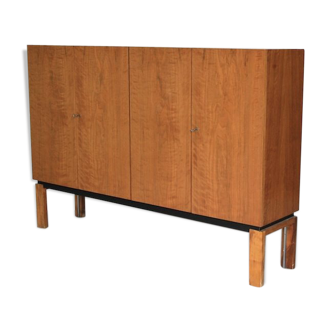 Armoire en bois