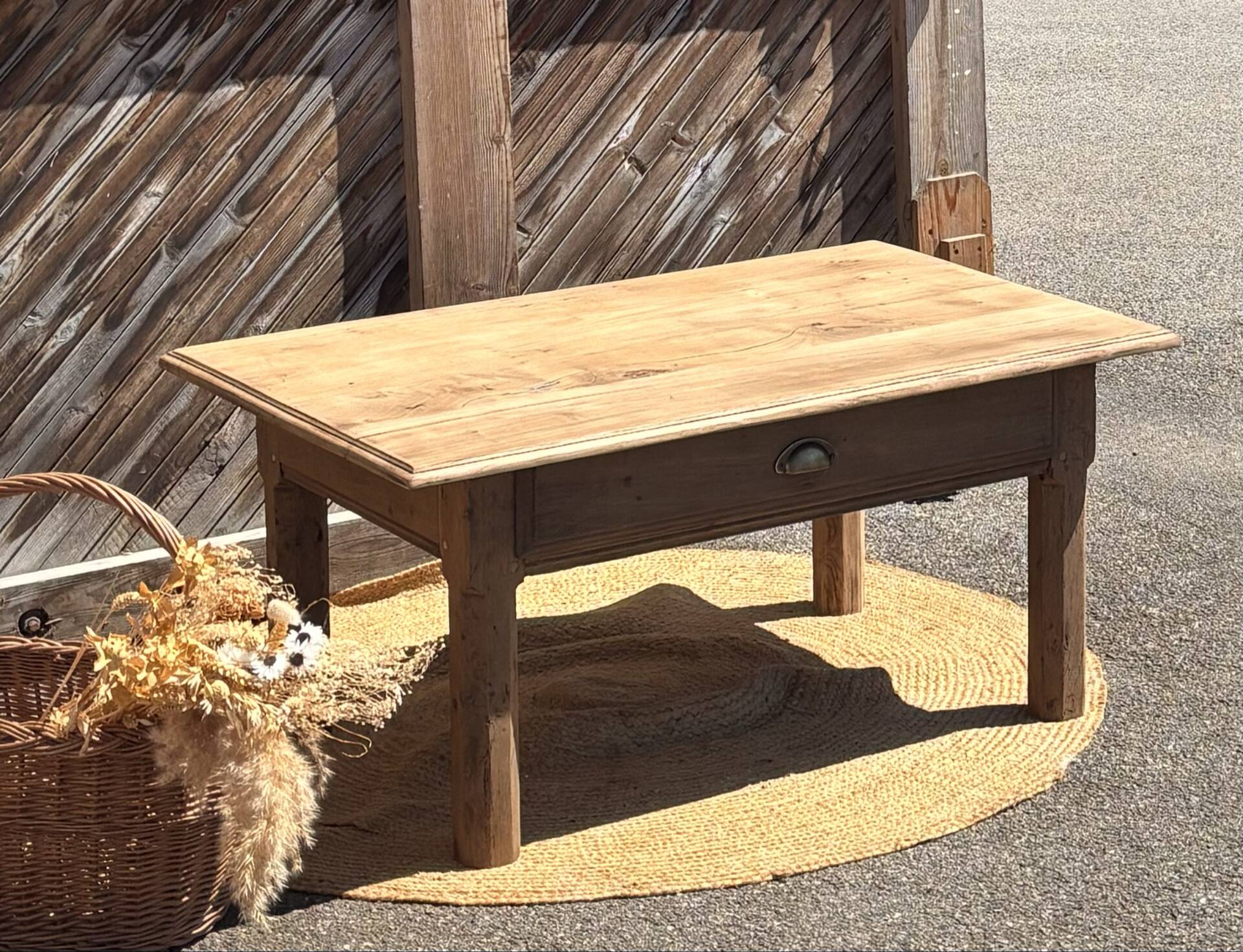 Old farmhouse coffee table in raw solid oak - 1 drawer