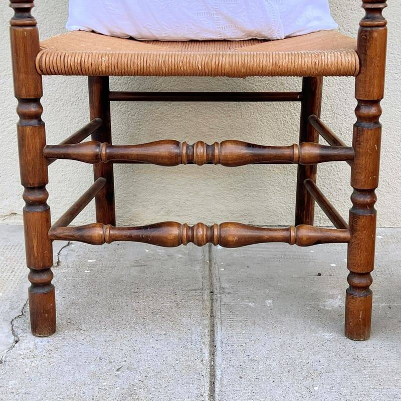 Oak mulched country armchair