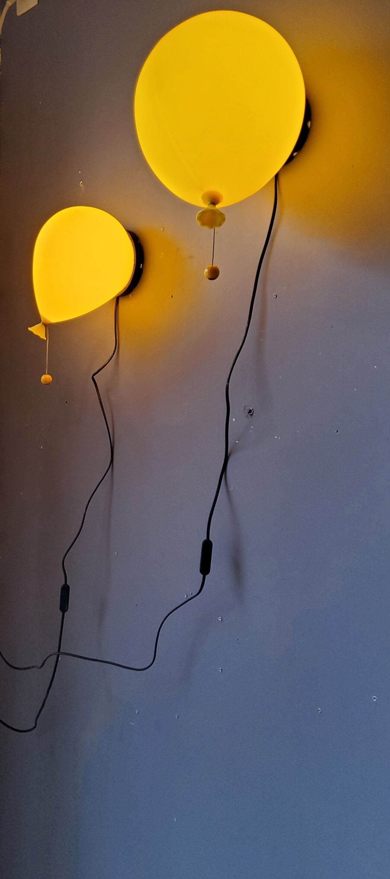 Lampes ballon, Bilumen par Yves Chritin, Italie