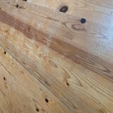 Round solid pine dining table with 2 extensions