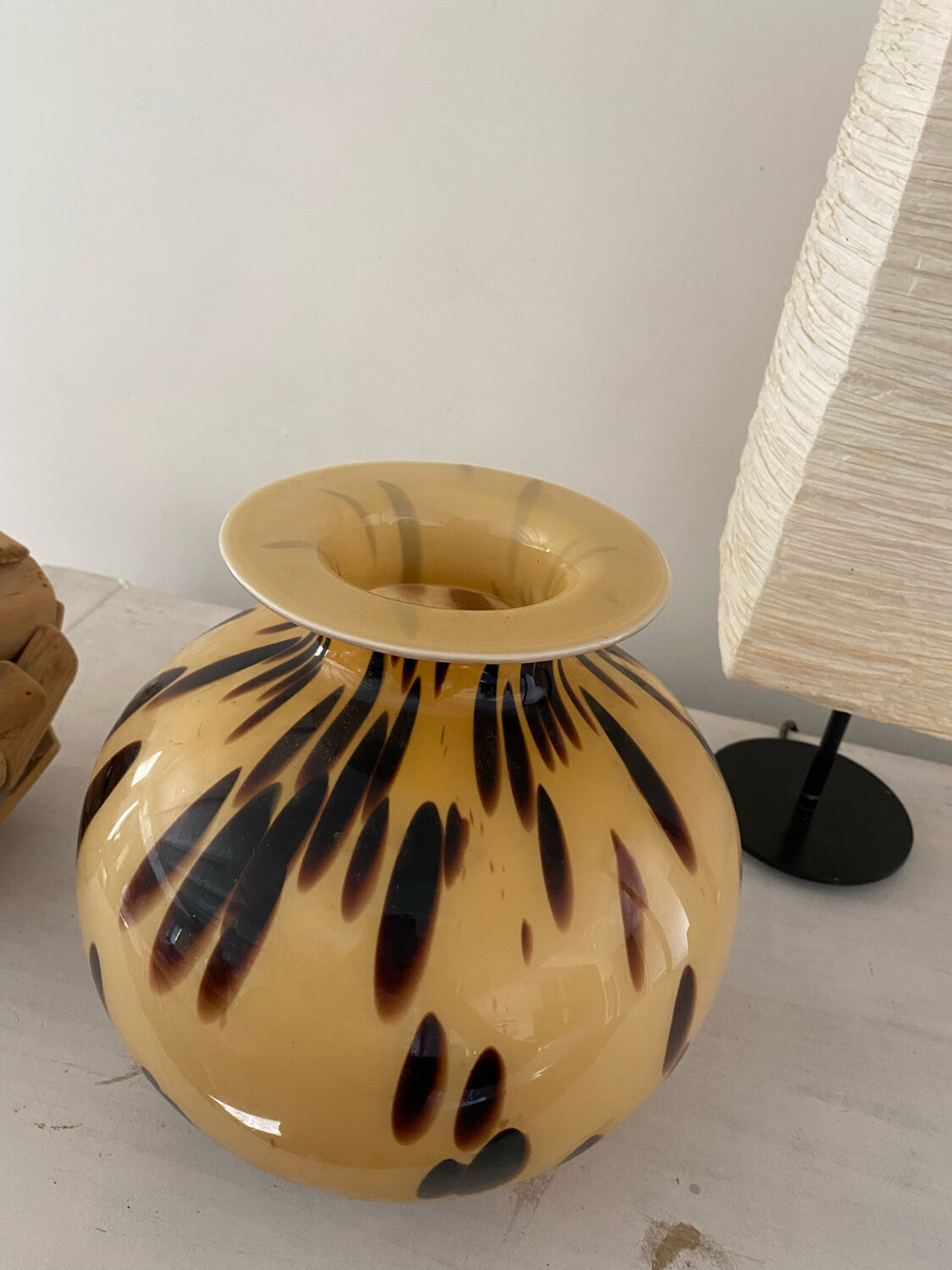 Vase verre d'art de style écaille de tortue jaune doré pate de verre 1970