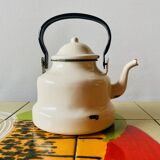 Vintage enameled sheet metal kettle - rooster decor
