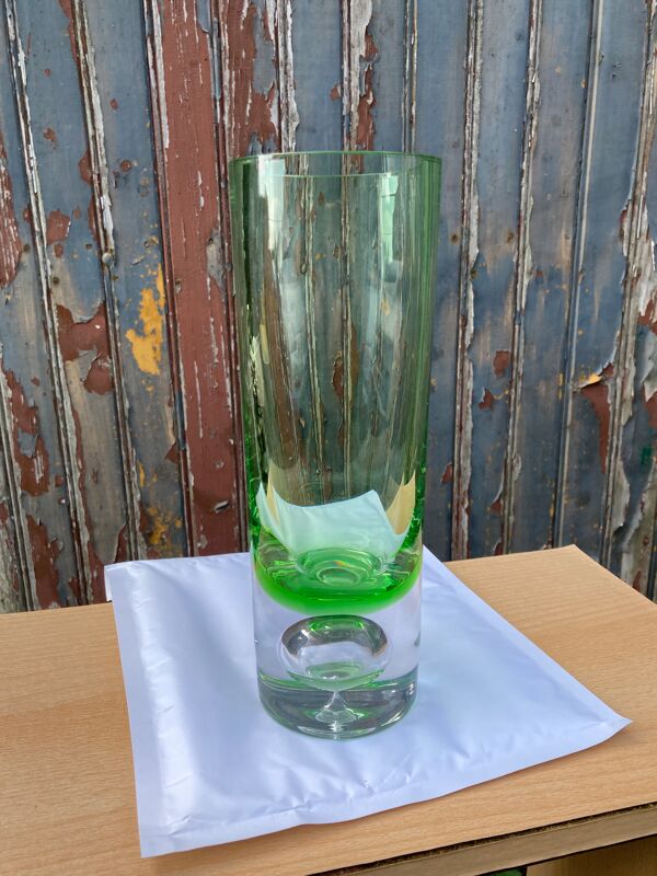 Vase rouleau de jeronim tisljar pour beranek art glas