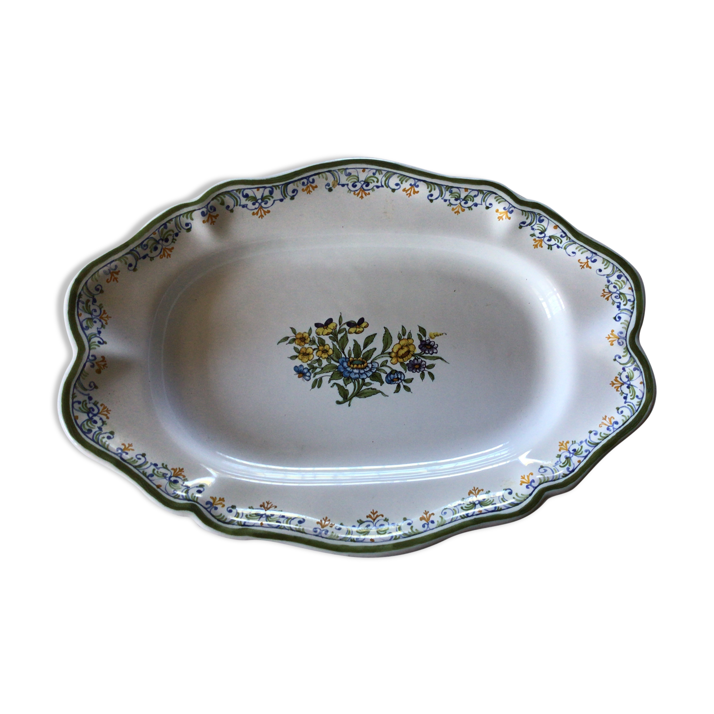 Moustiers oval dish