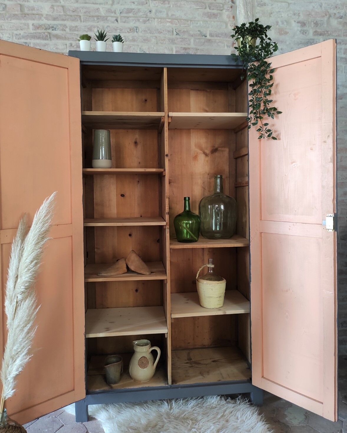 Armoire parisienne