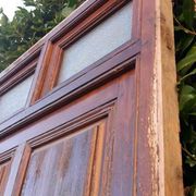 Porte d'entrée et son cadre imposte en verre translucide, début XXème