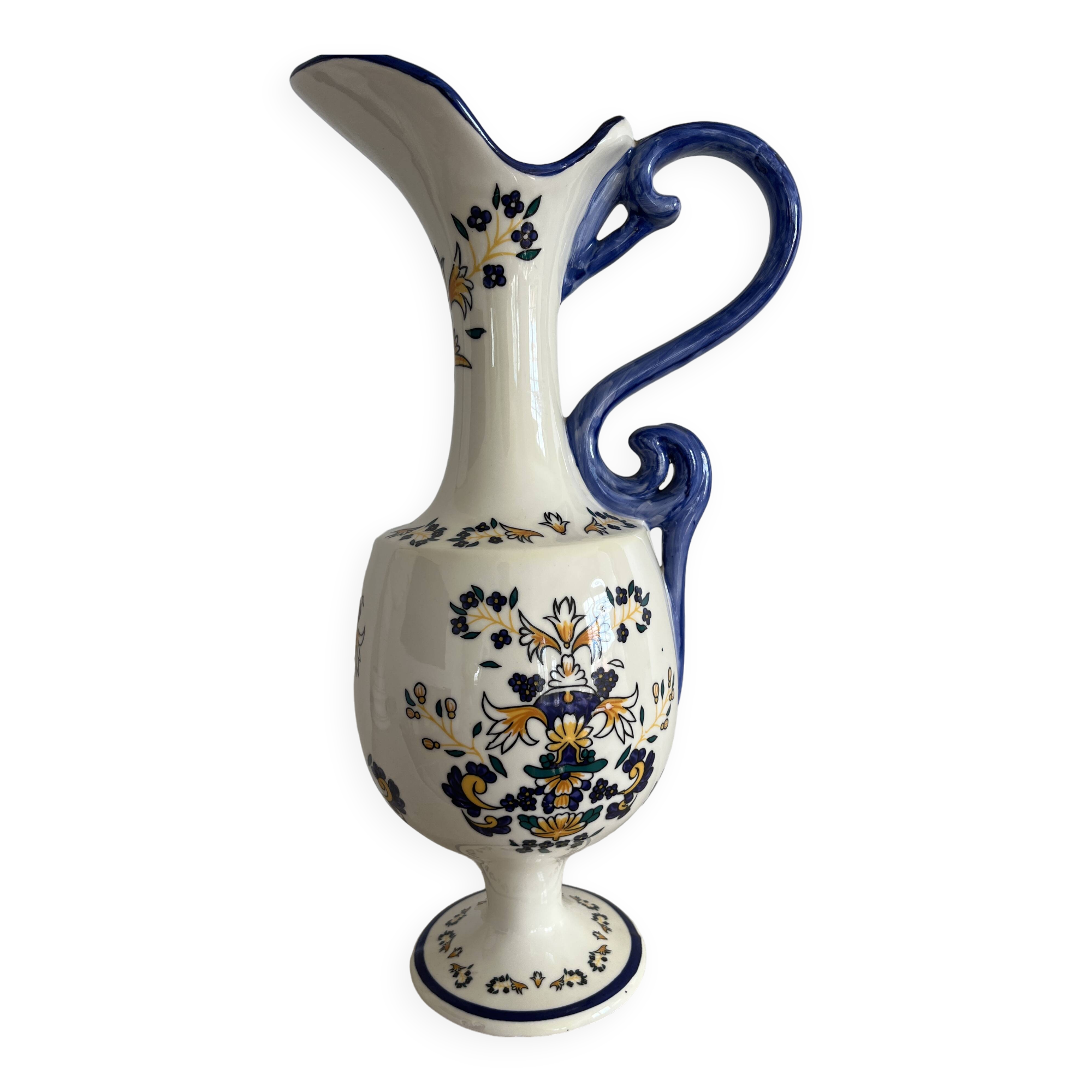 Porcelain jug limcolor