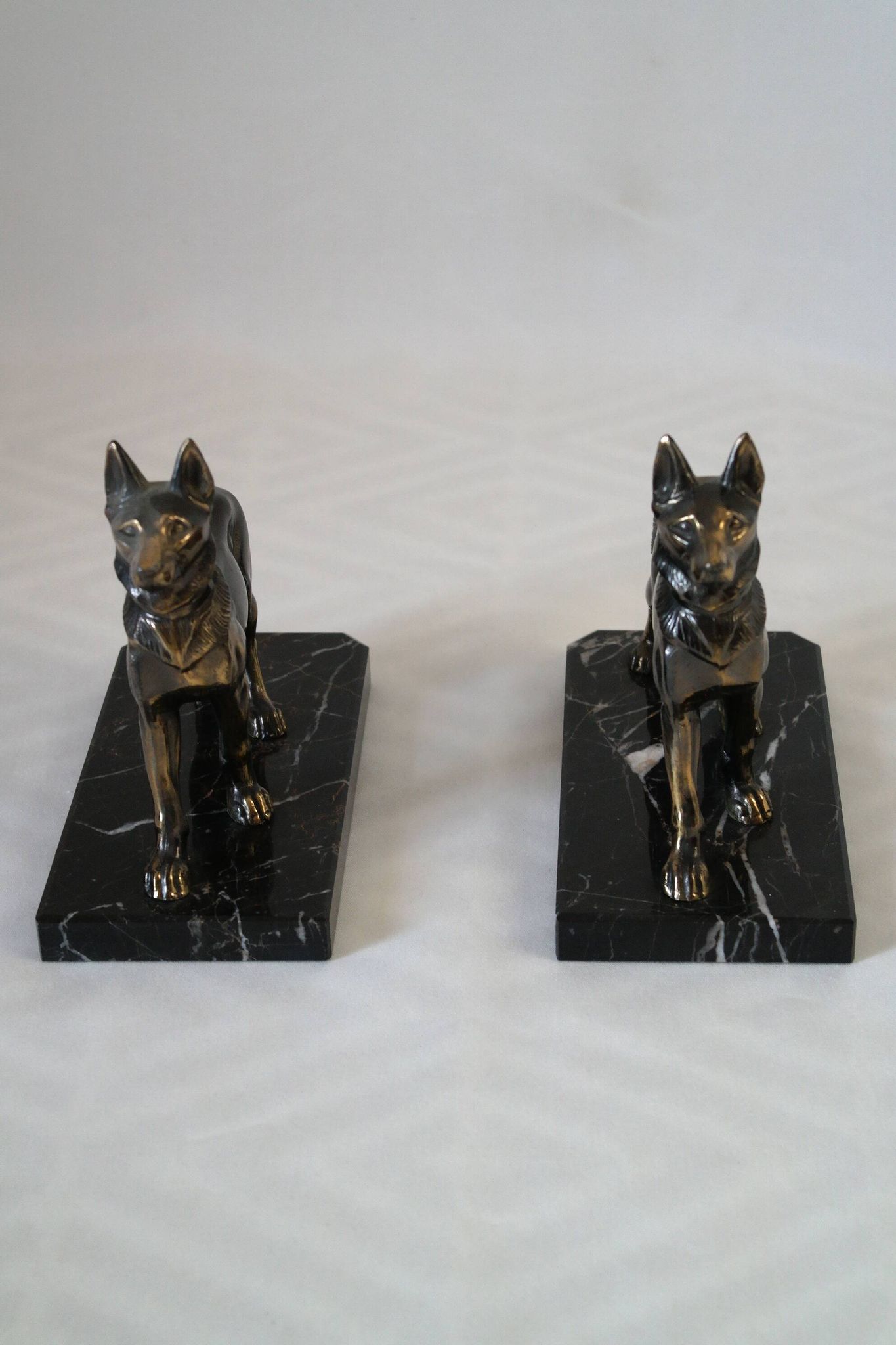 Serre livres chien en régule et marbre vintage