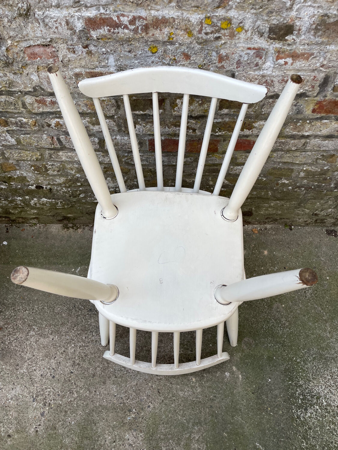 Series of 4 vintage solid wood chairs Scandinavian style