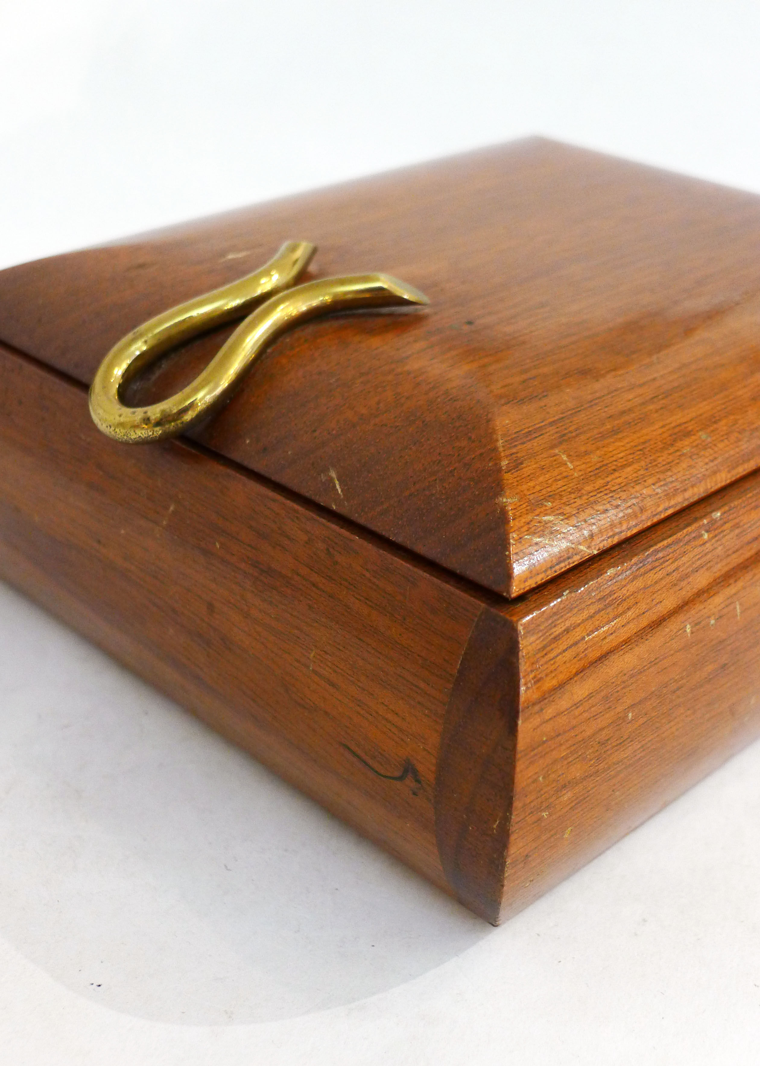 Cigarette and cigar box