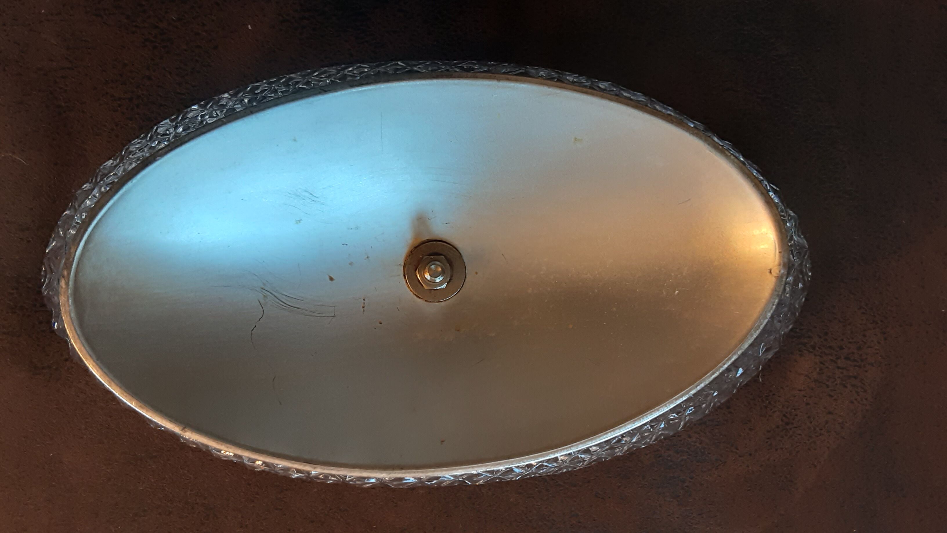 Oval cup on crystal stand